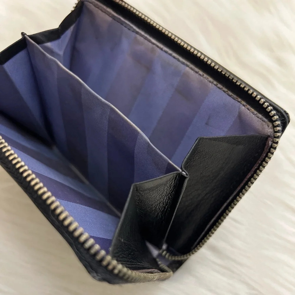 PAUL SMITH - BLACK PATENT LEATHER COMPACT BIFOLD ZIP WALLET